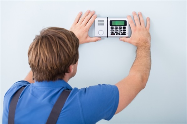 Security Systems for Smart Homes: Essential Features and Installation Tips